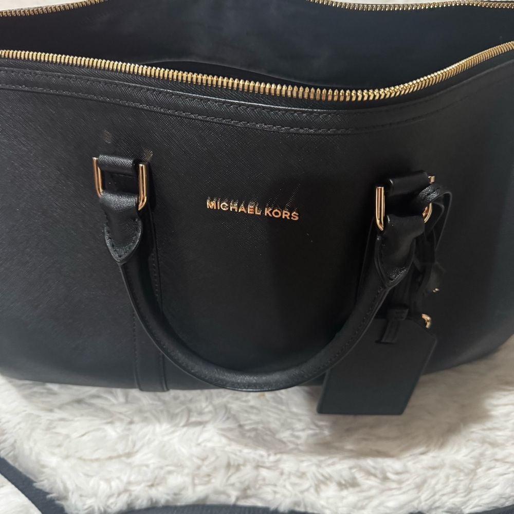 Michael Kors Duffle Bag - Picture 5 of 12